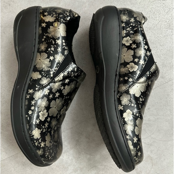 Spring Step Rain shoes size 6 - Picture 2 of 5